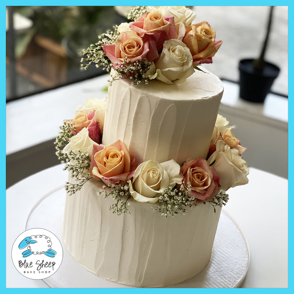 Buttercream Texture Cake with Fresh Roses