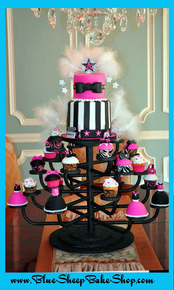 5,264 Glamour Cake Stock Photos - Free & Royalty-Free Stock Photos from  Dreamstime